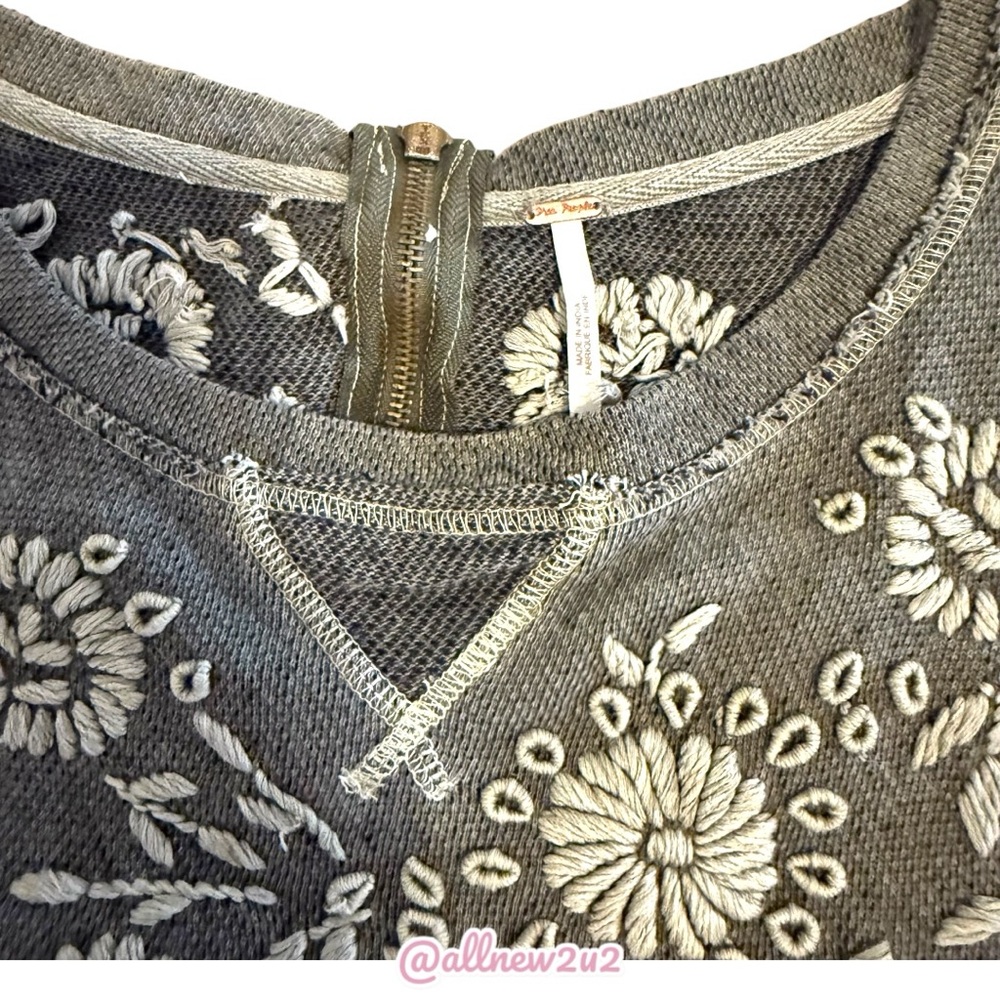 Free People Green Floral Women’s Sweater Top Size Small - Picture 14 of 16